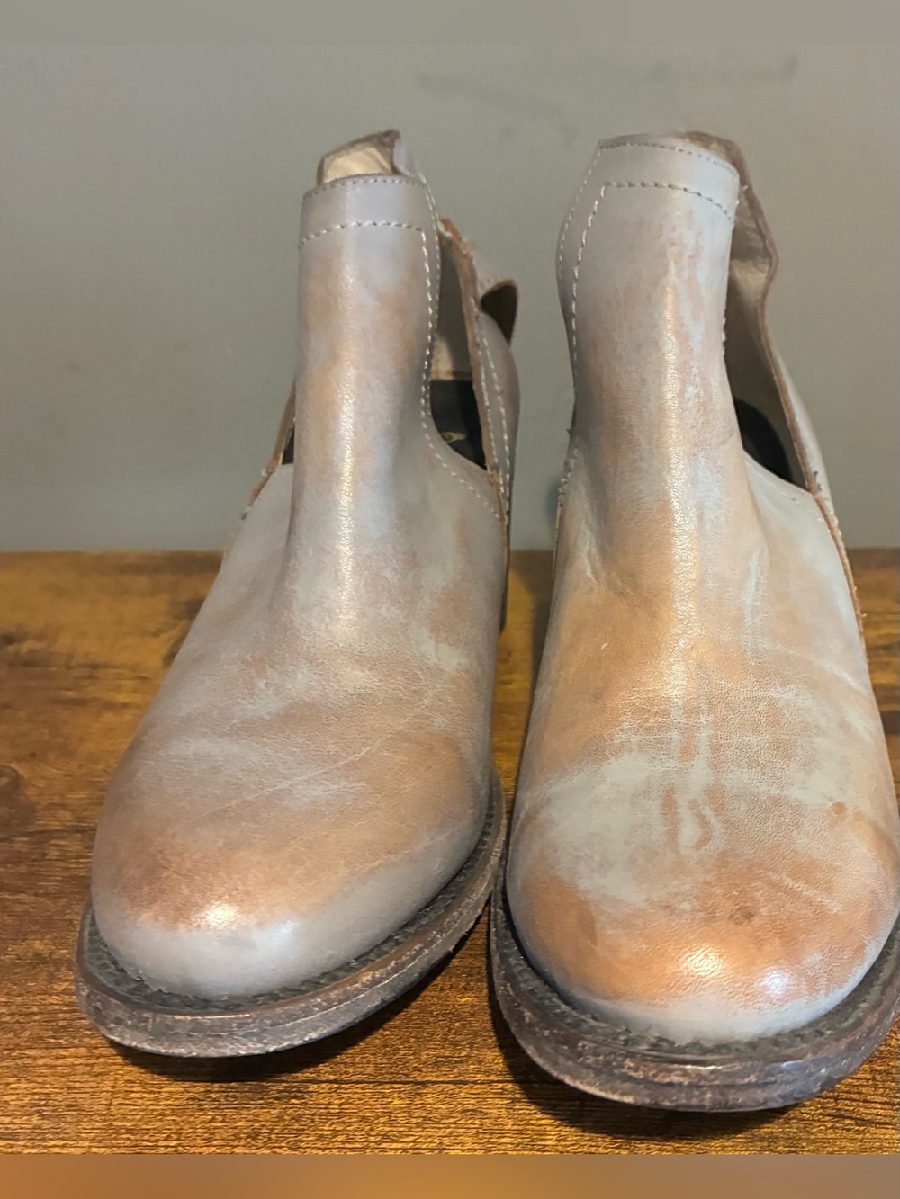 Freebird by Steven Baker Distressed Gray Taupe Leather Cutout Ankle Boots SZ 5